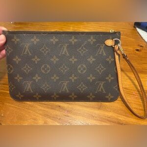 Louis Vuitton Neverfull Pouch in Monogram